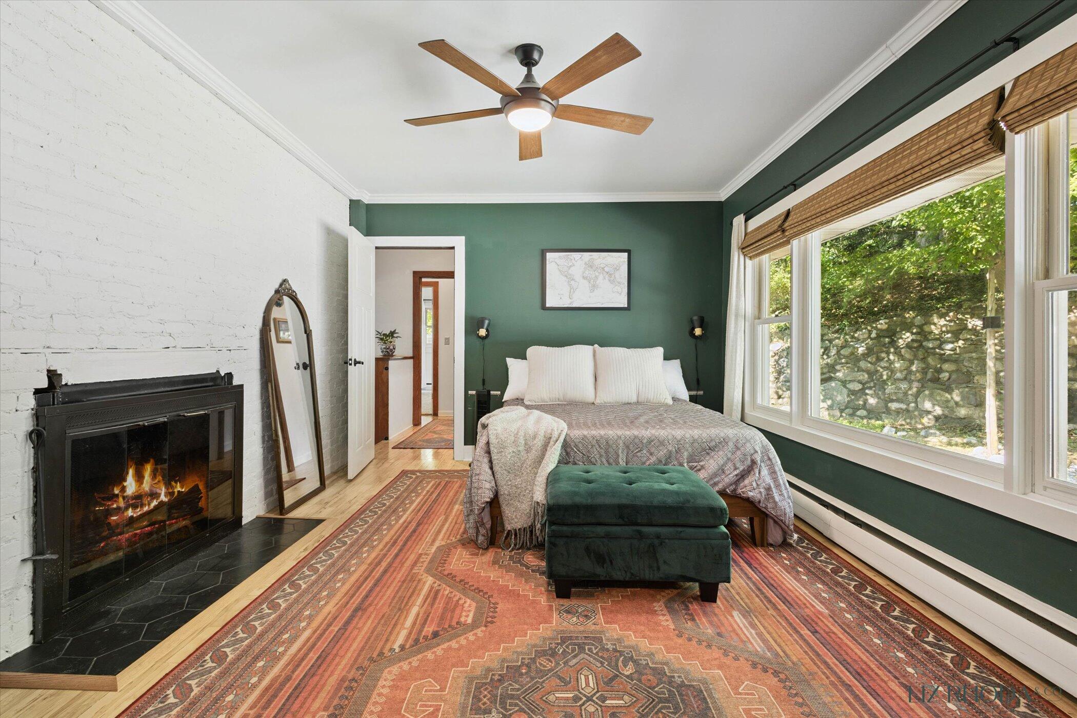 10505 Fulton Street E