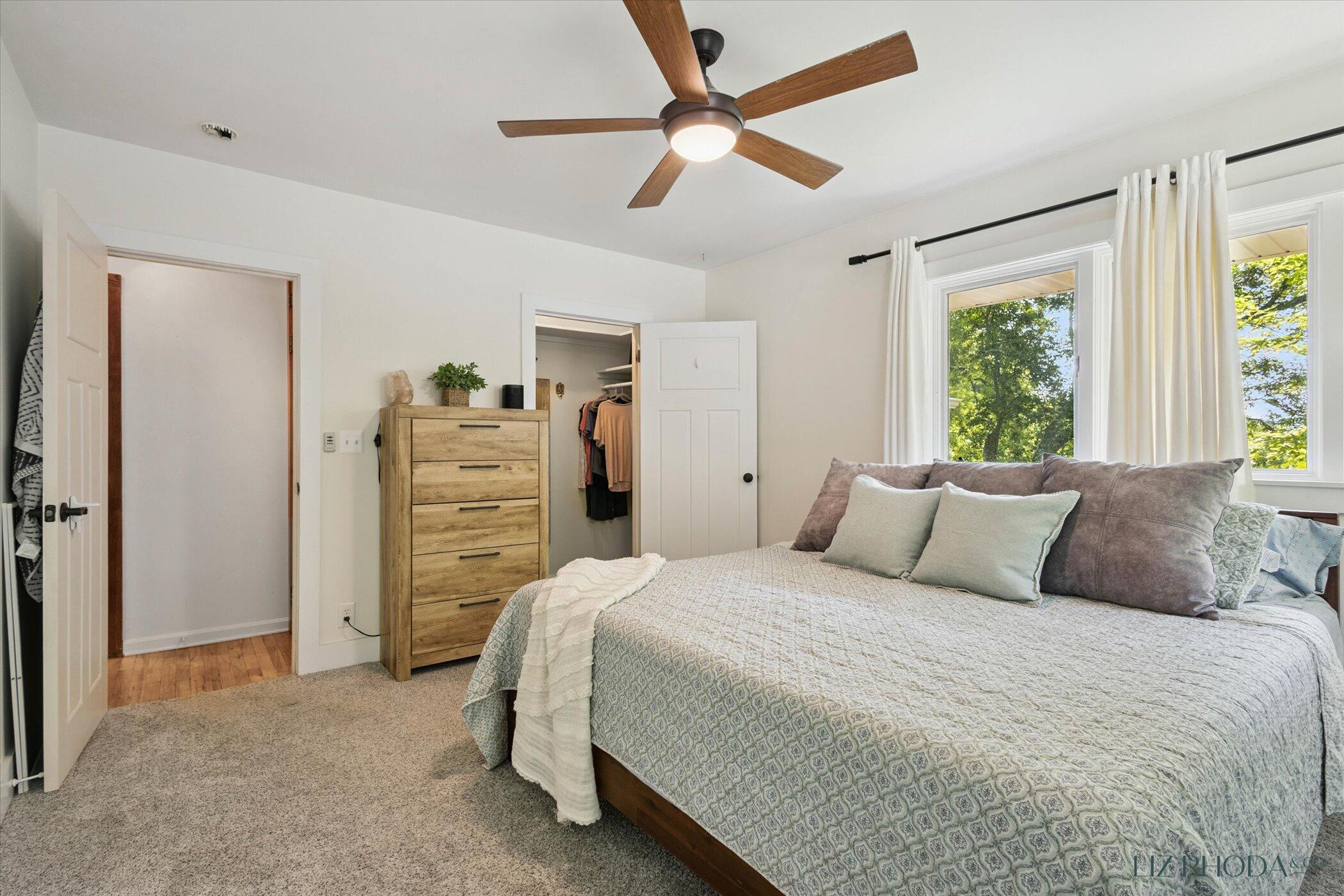 10505 Fulton Street E