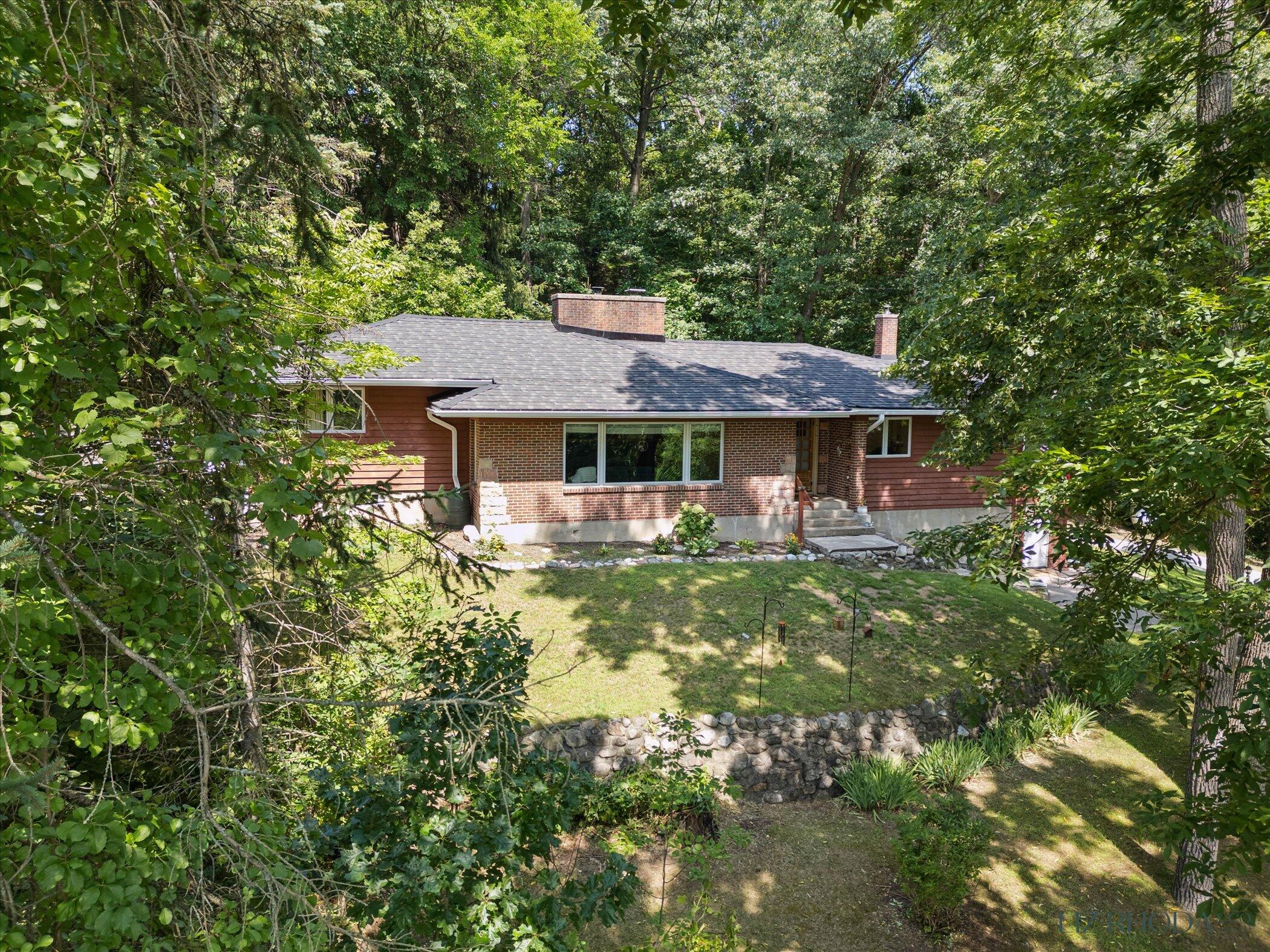 10505 Fulton Street E