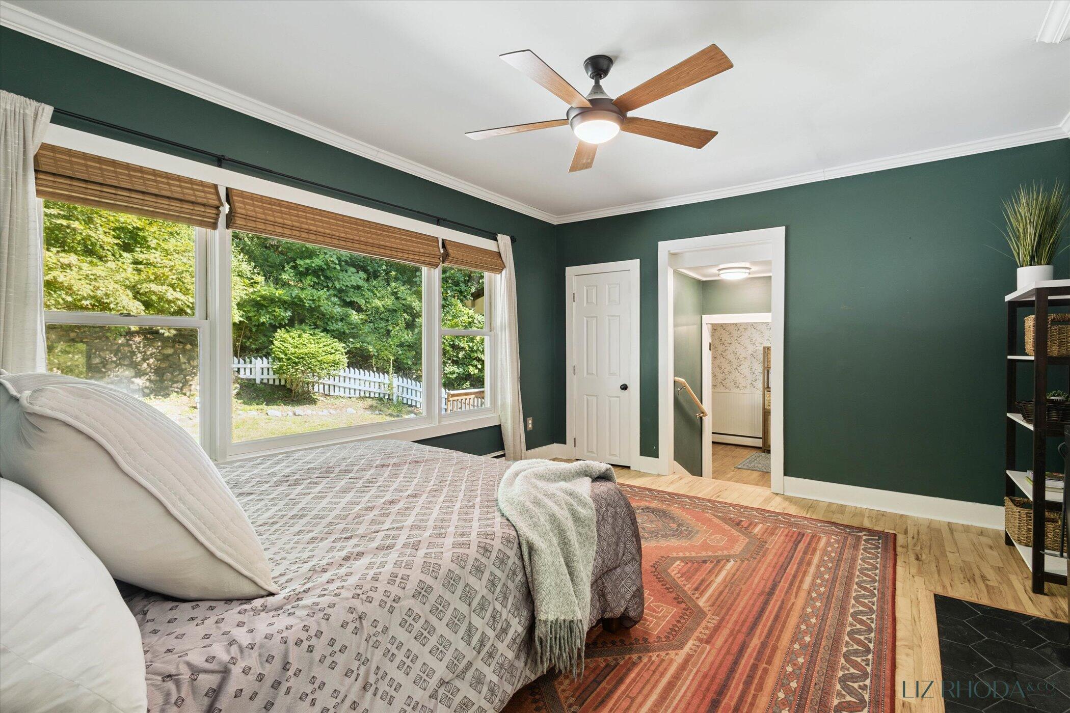 10505 Fulton Street E