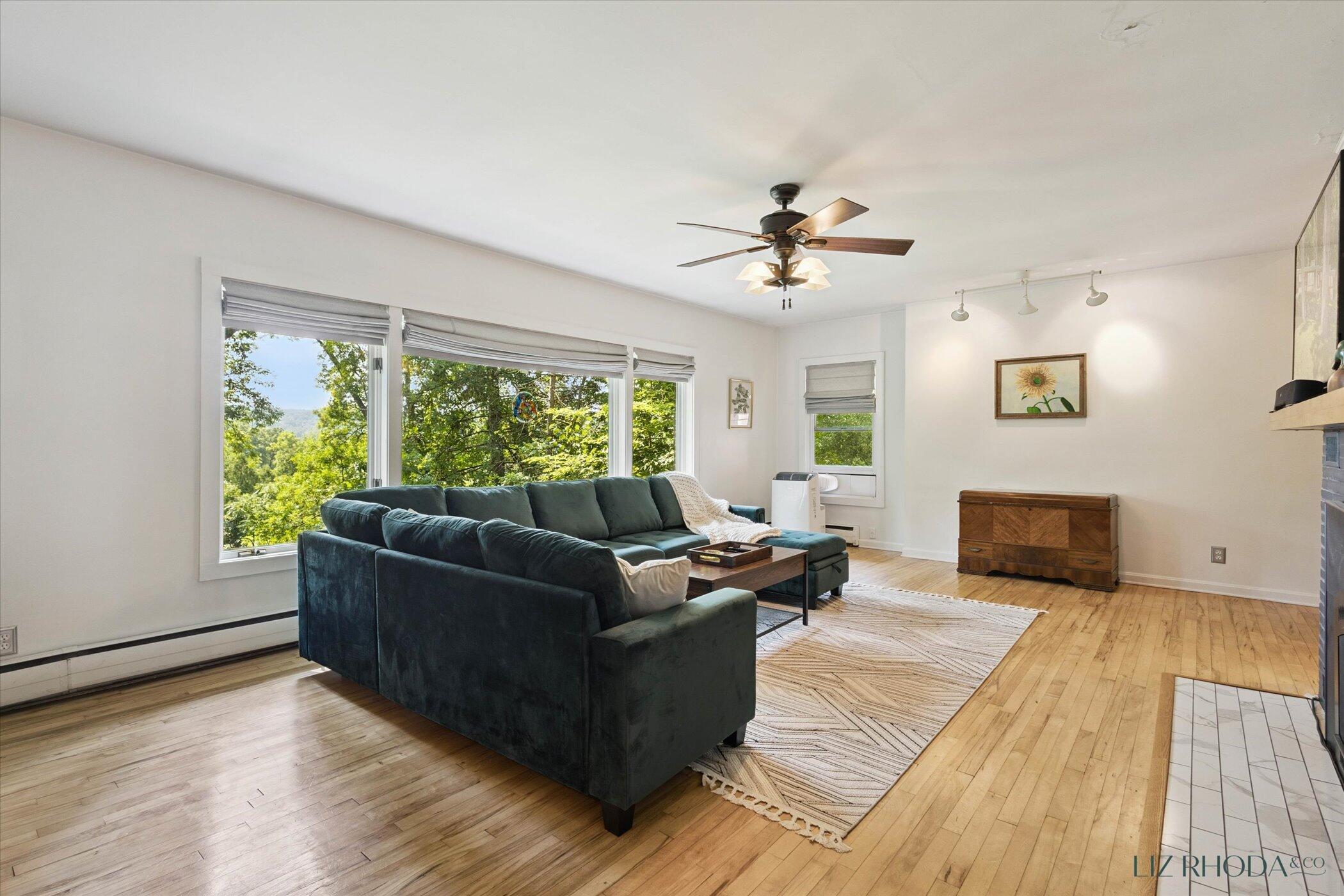 10505 Fulton Street E