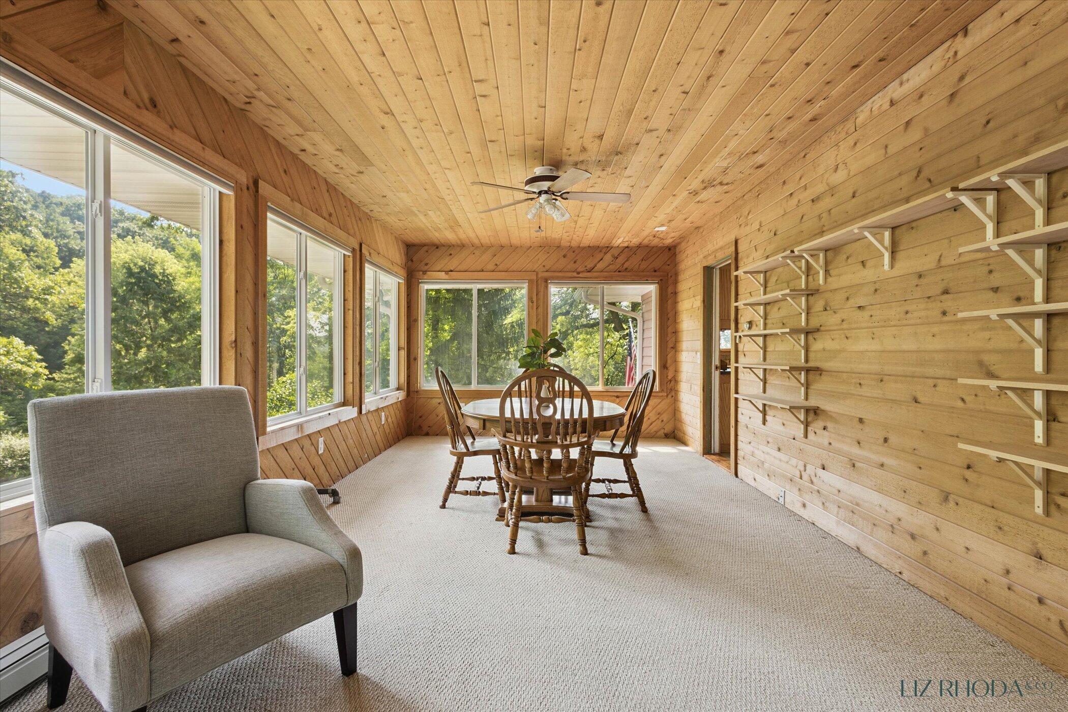 10505 Fulton Street E