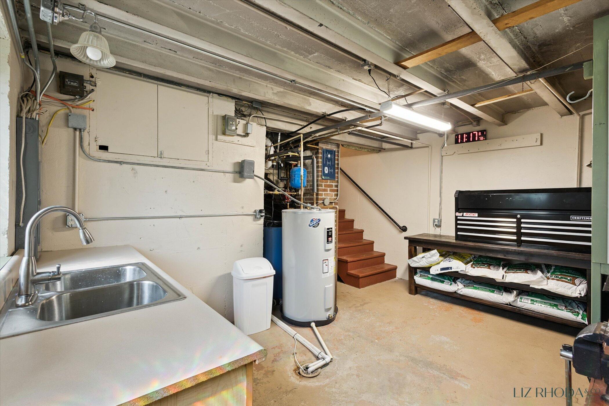 10505 Fulton Street E