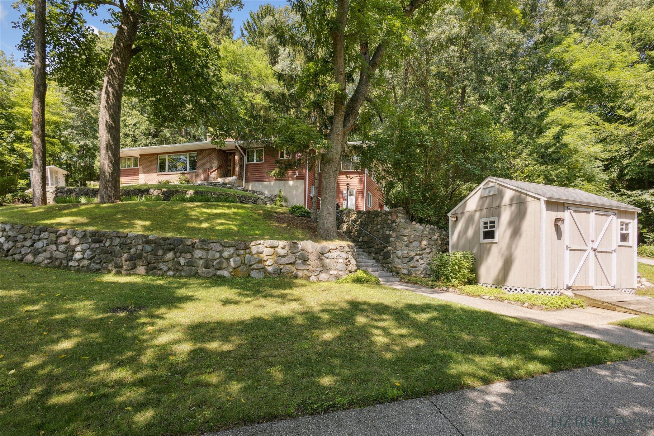 10505 Fulton Street E