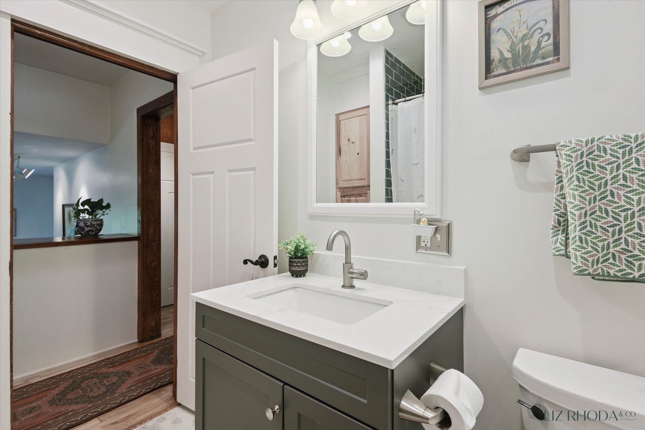 10505 Fulton Street E