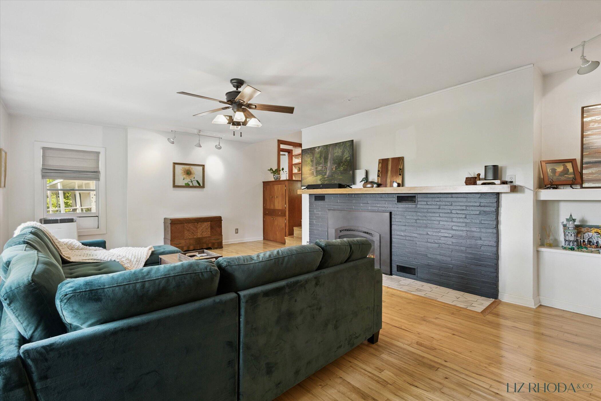 10505 Fulton Street E