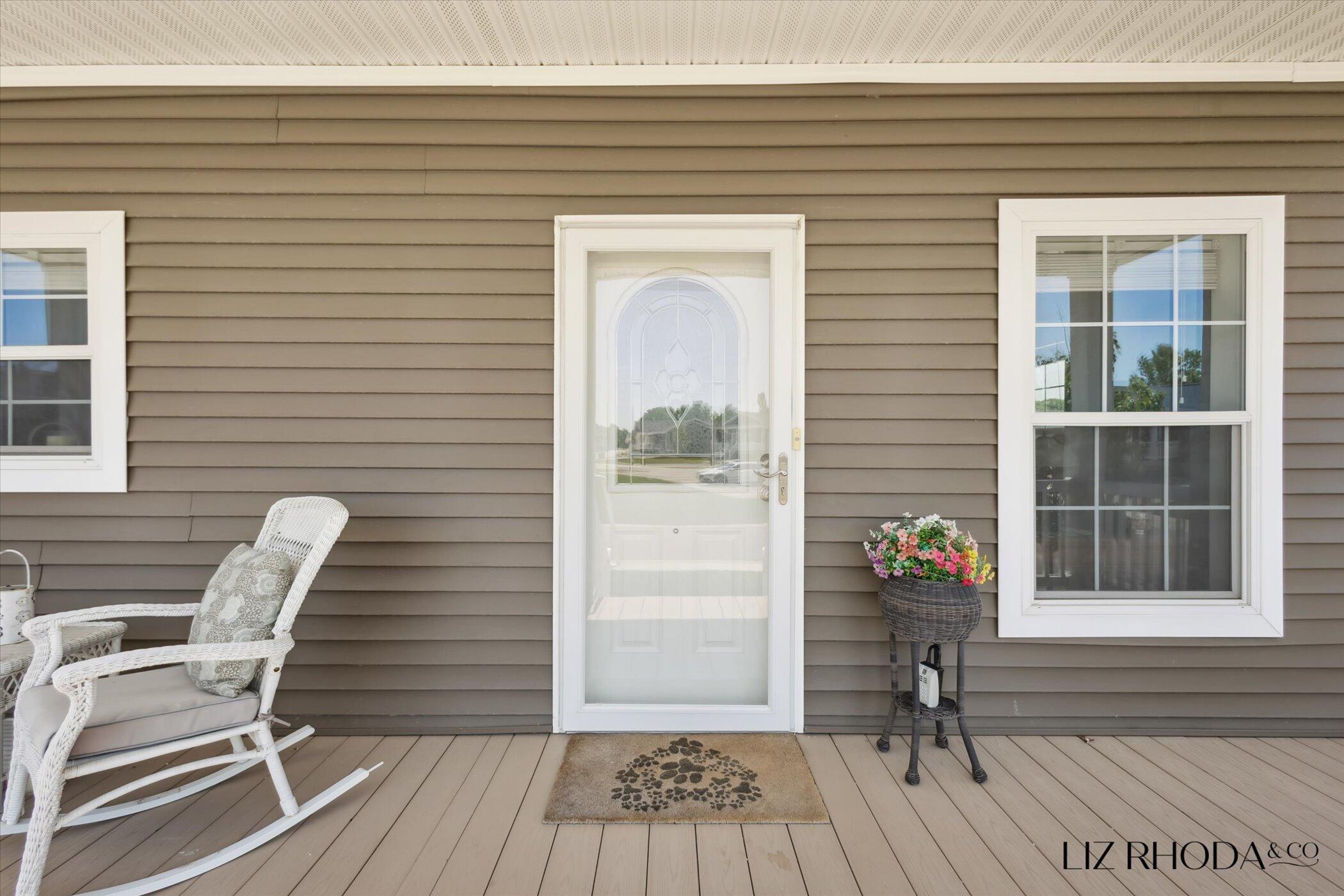 5933 Trillium Hills Drive NE