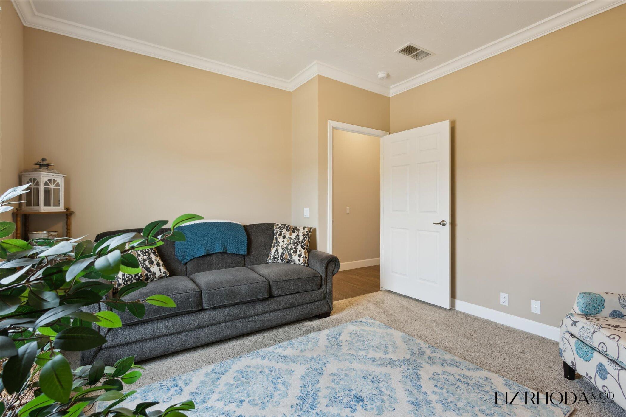 5933 Trillium Hills Drive NE