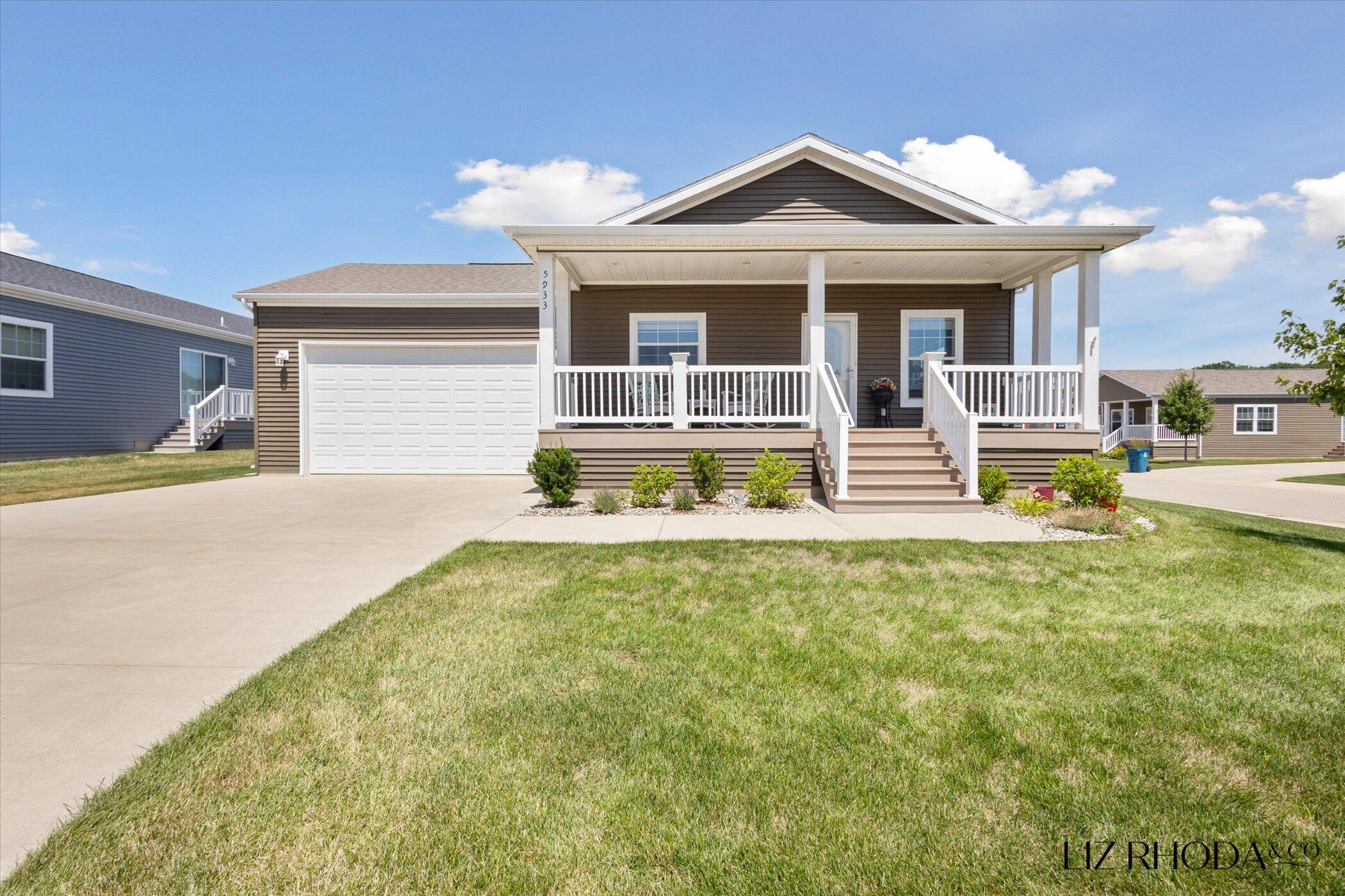 5933 Trillium Hills Drive NE