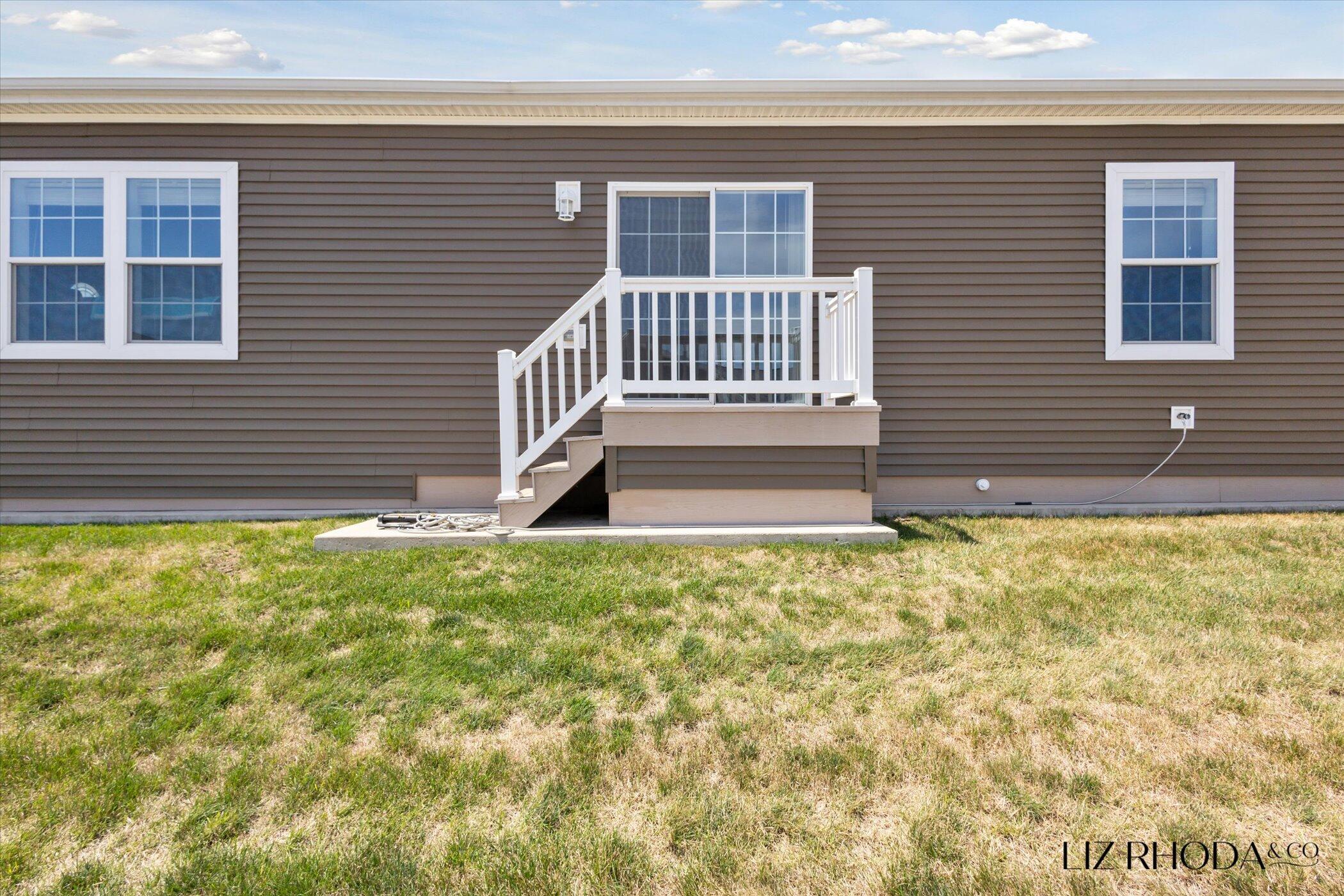 5933 Trillium Hills Drive NE