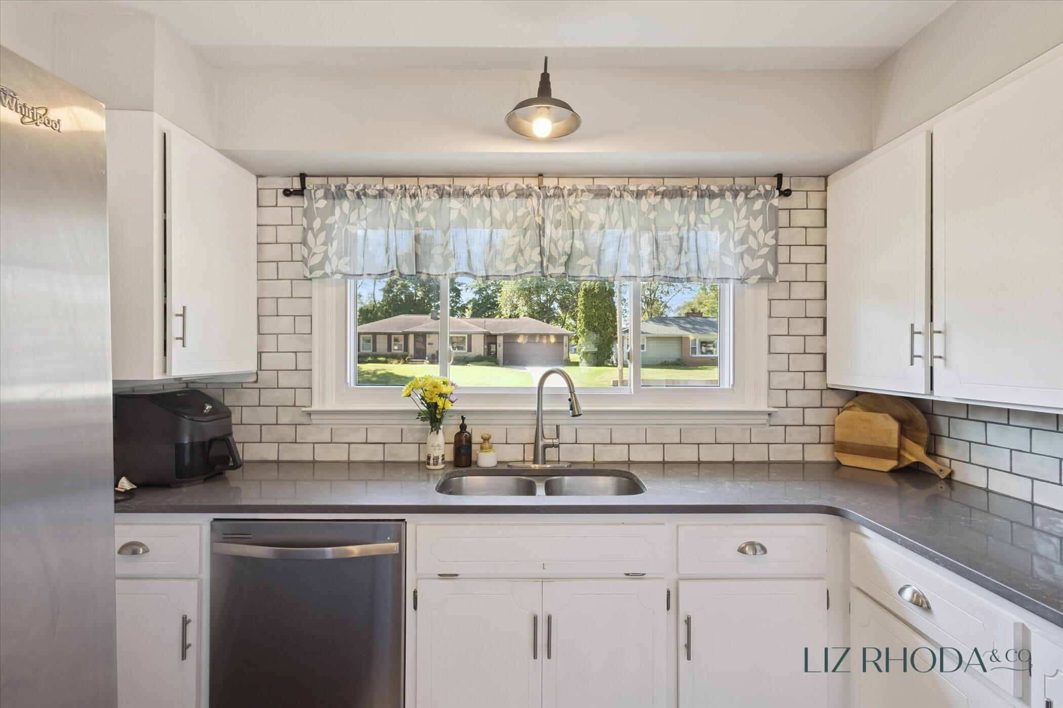 4131 Pineview Street SW