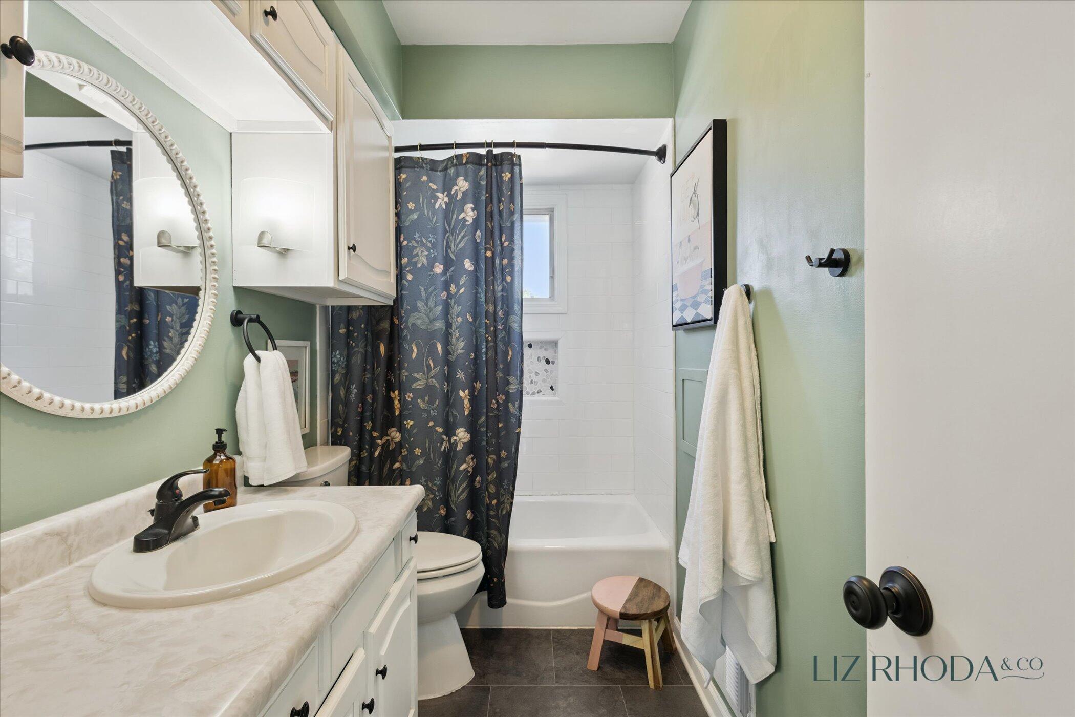 4131 Pineview Street SW