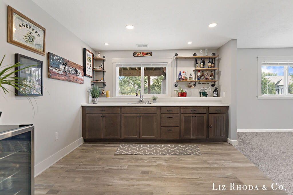 11638 Everett Avenue