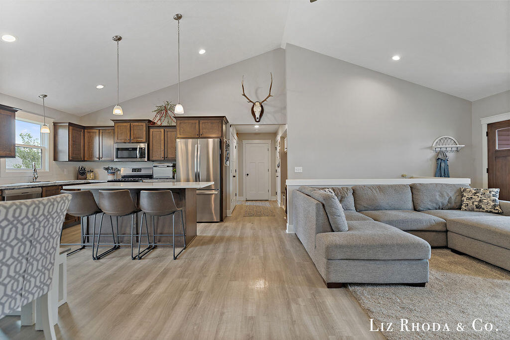 11638 Everett Avenue