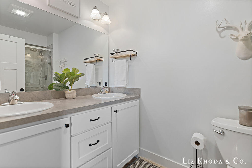 11638 Everett Avenue