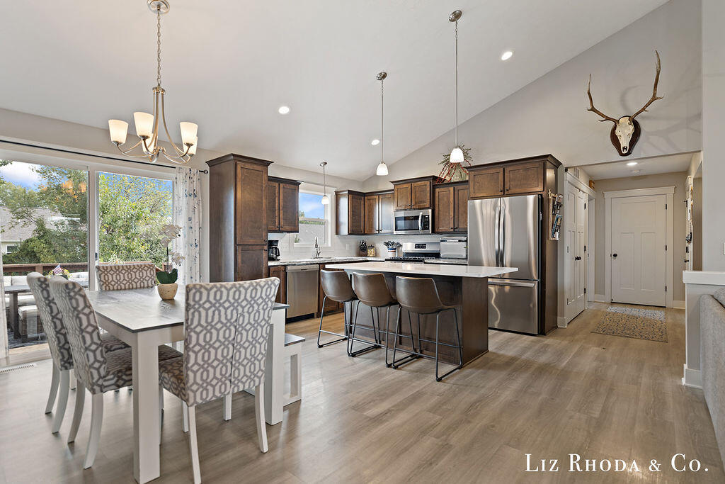 11638 Everett Avenue