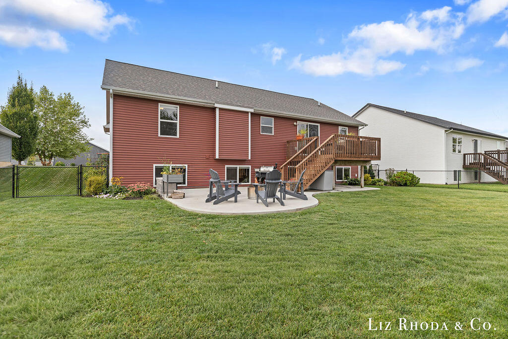 11638 Everett Avenue