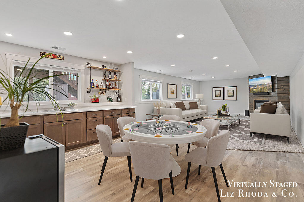 11638 Everett Avenue