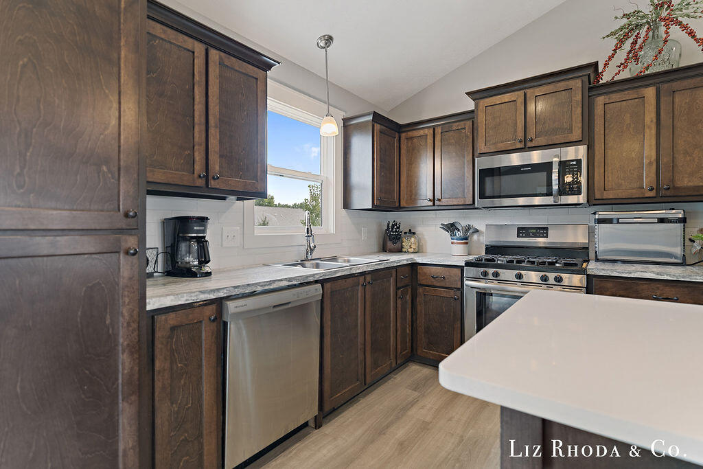 11638 Everett Avenue