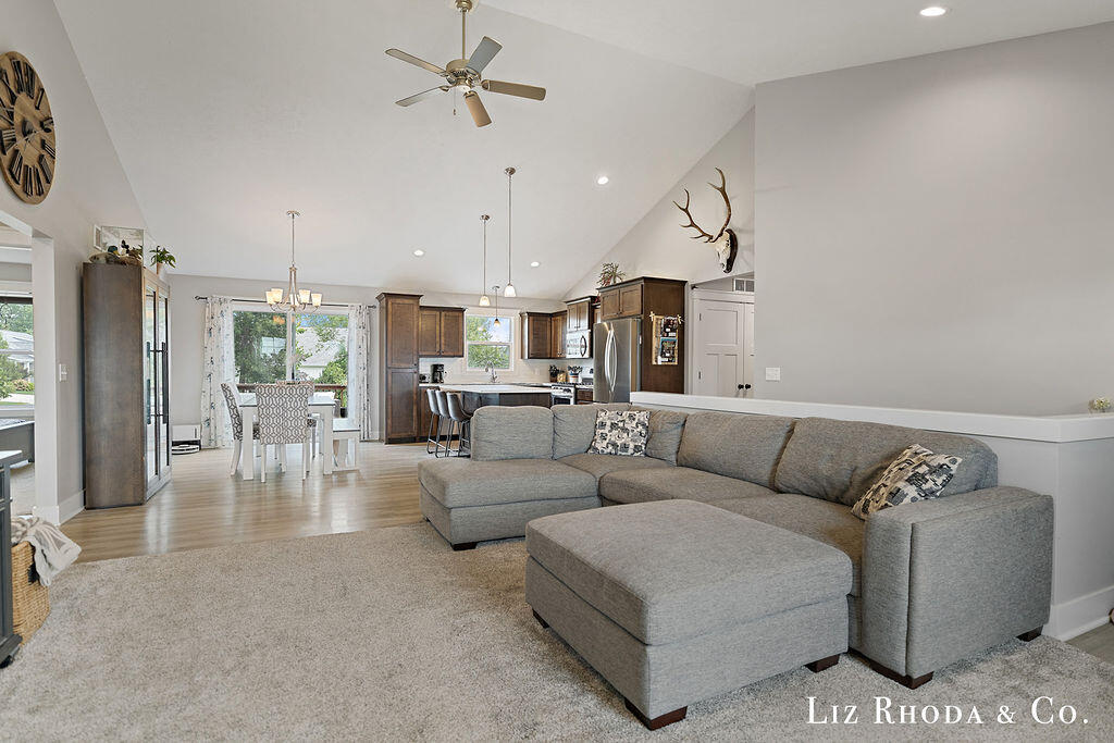 11638 Everett Avenue