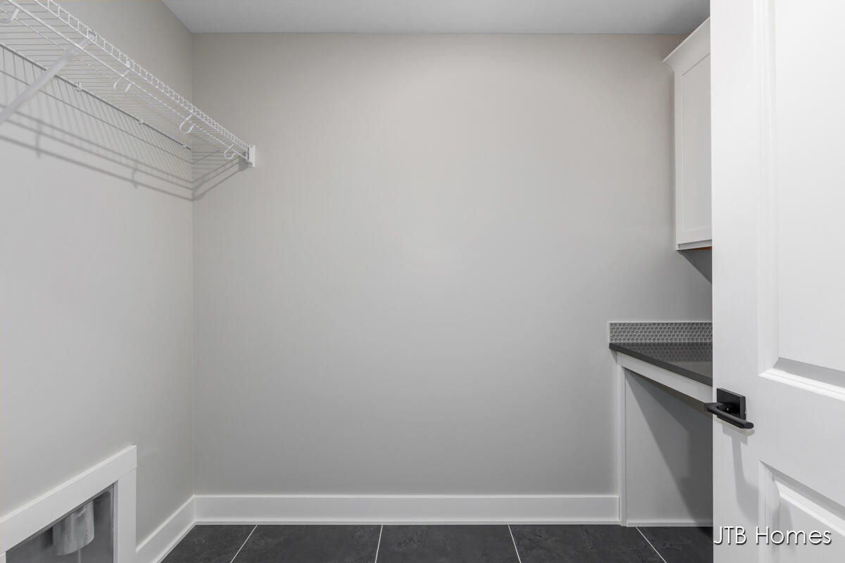 8318 Kettle Hill Court SE