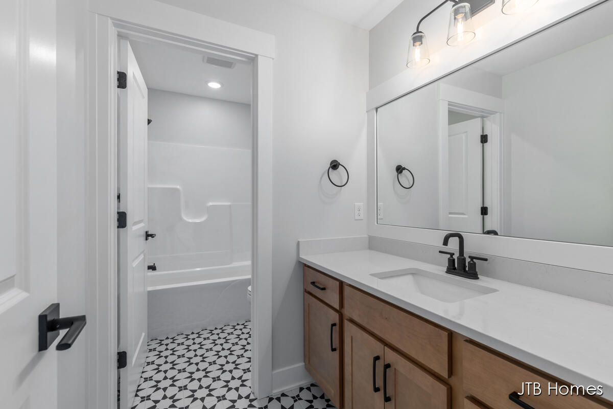 8318 Kettle Hill Court SE