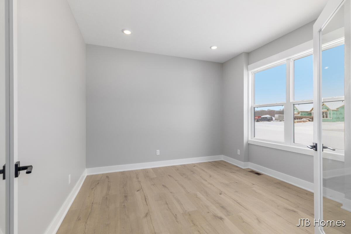 8318 Kettle Hill Court SE