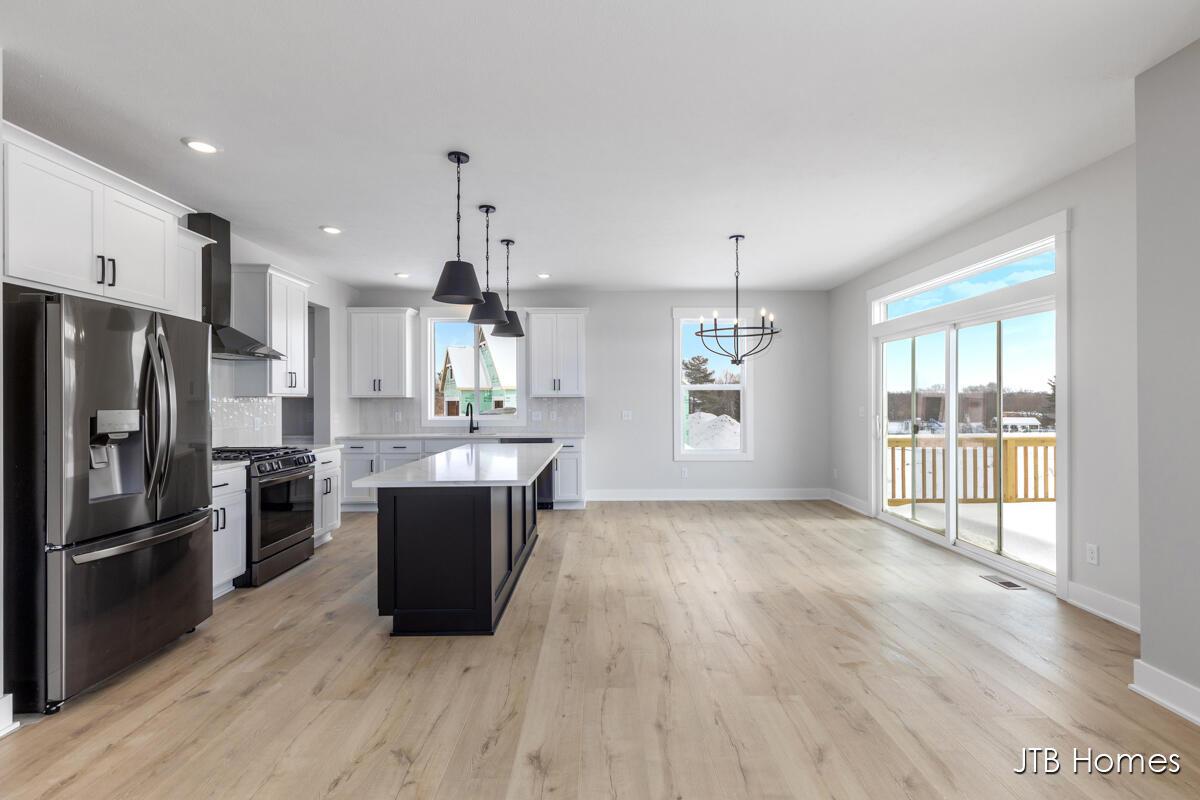 8318 Kettle Hill Court SE