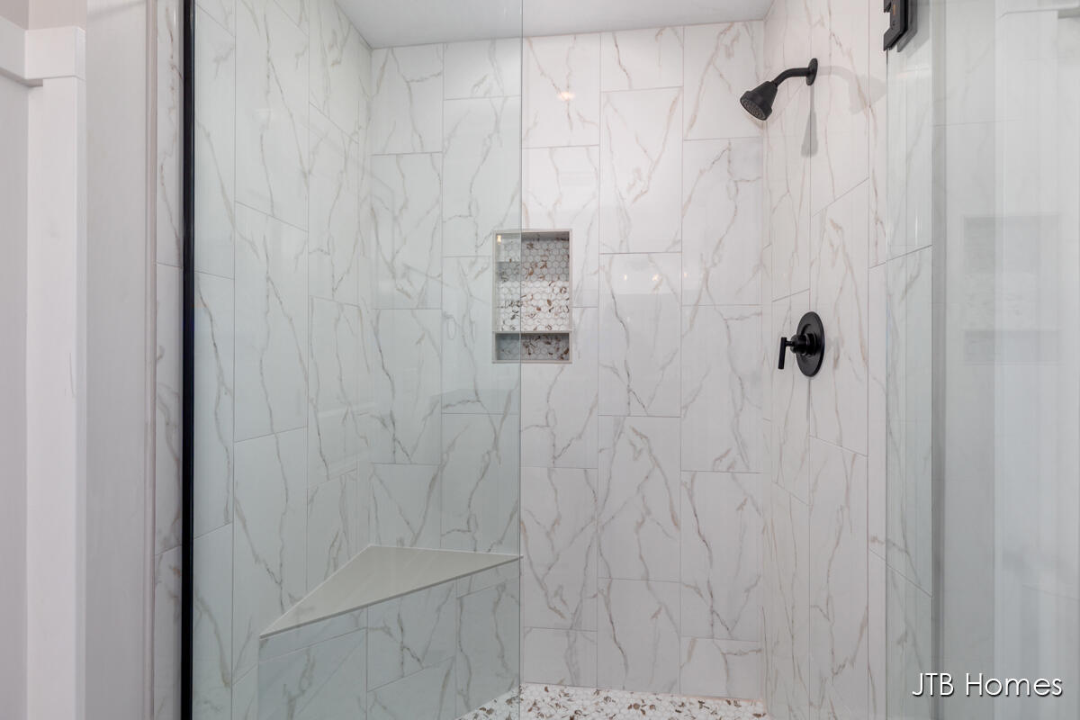 8318 Kettle Hill Court SE