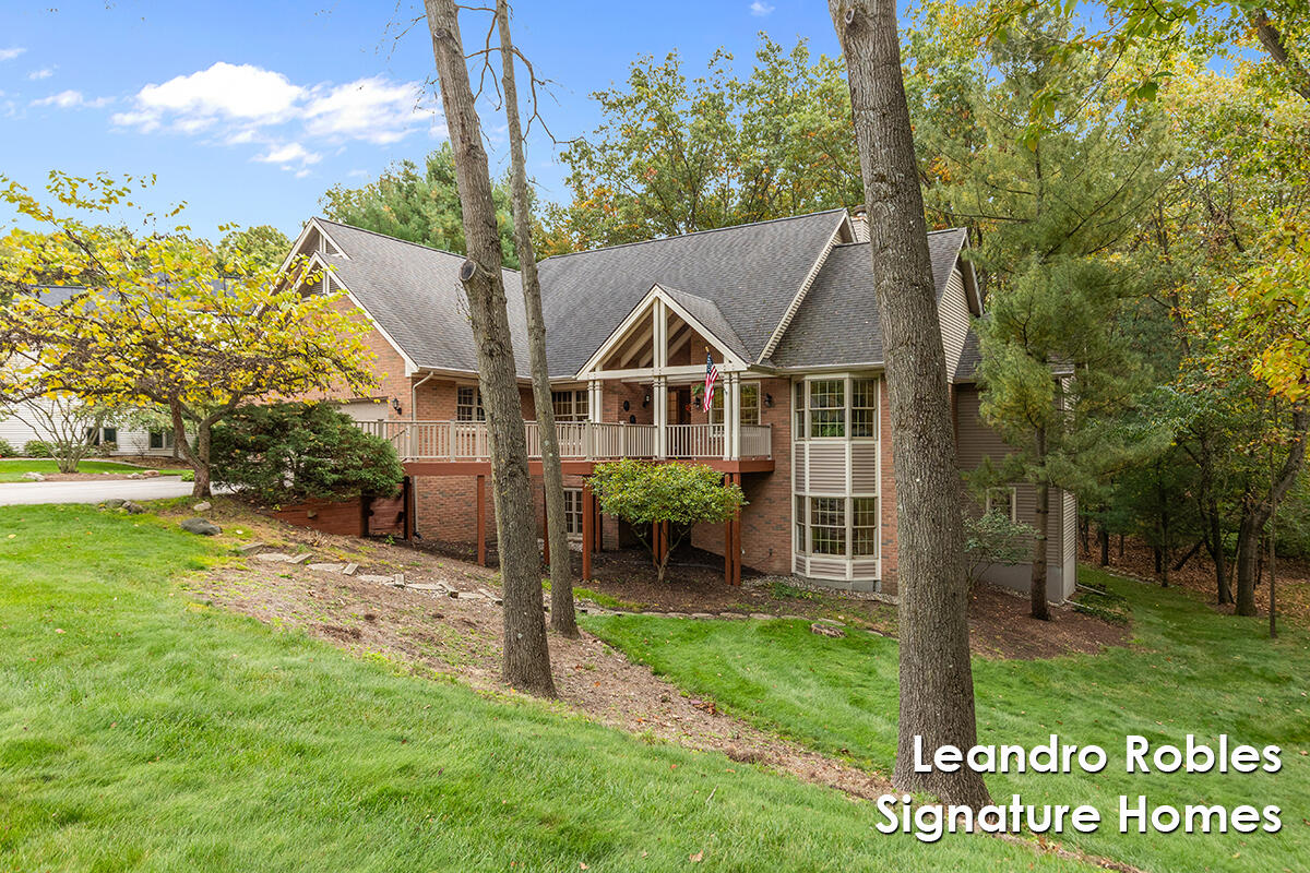 2875 Riverwoods Drive NE