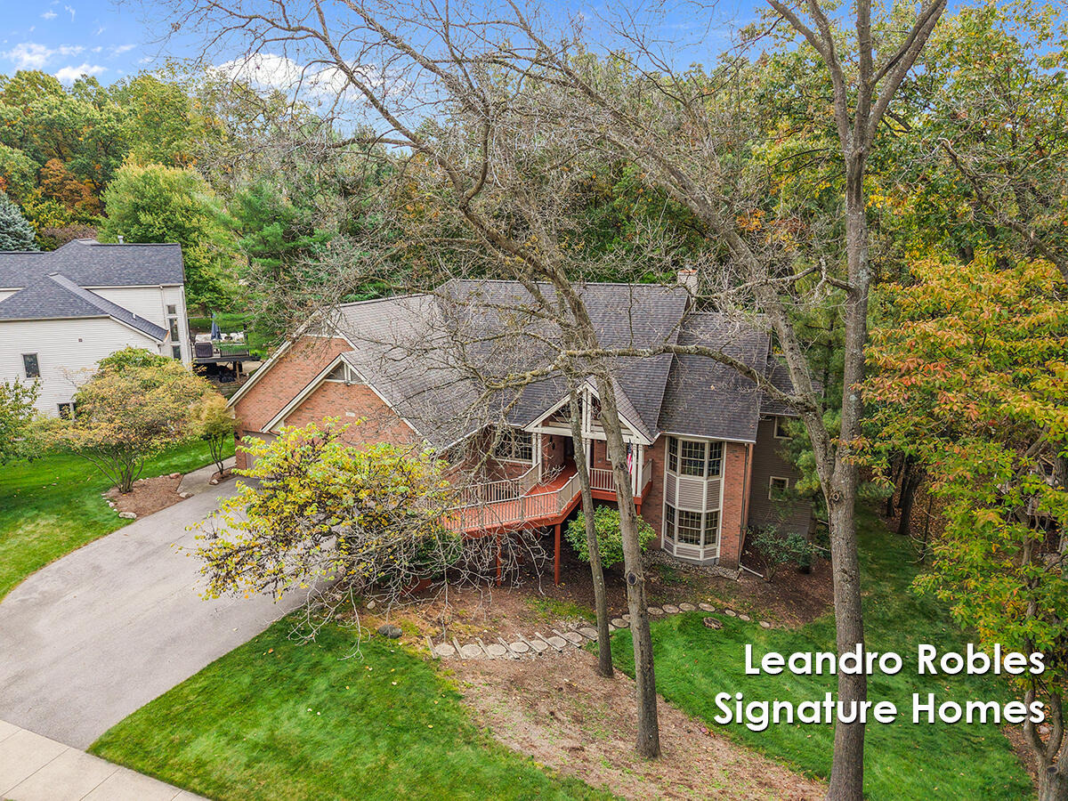 2875 Riverwoods Drive NE