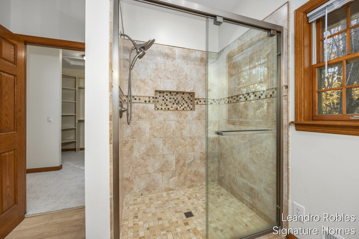 2875 Riverwoods Drive NE