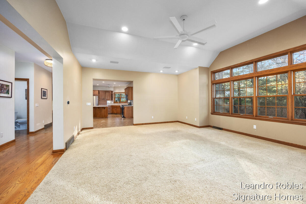 2875 Riverwoods Drive NE