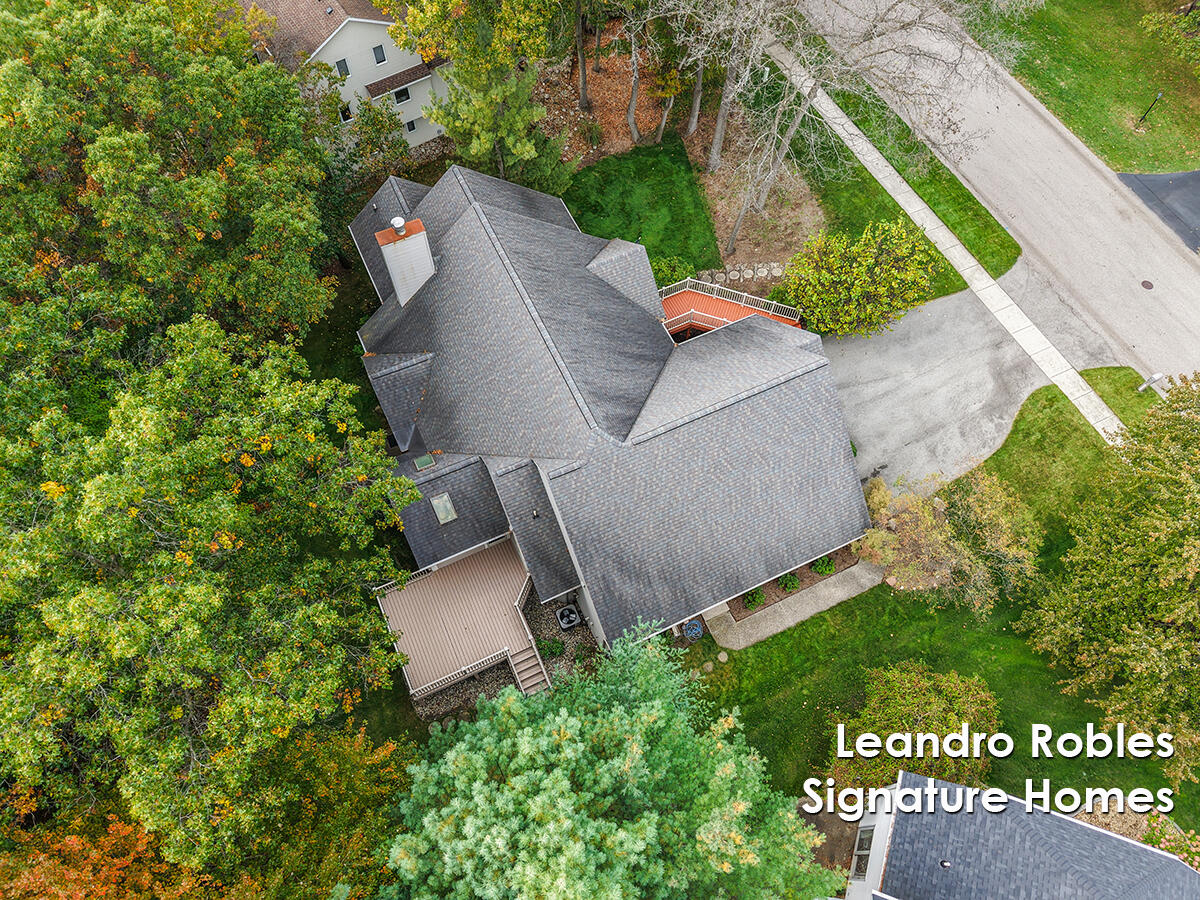 2875 Riverwoods Drive NE