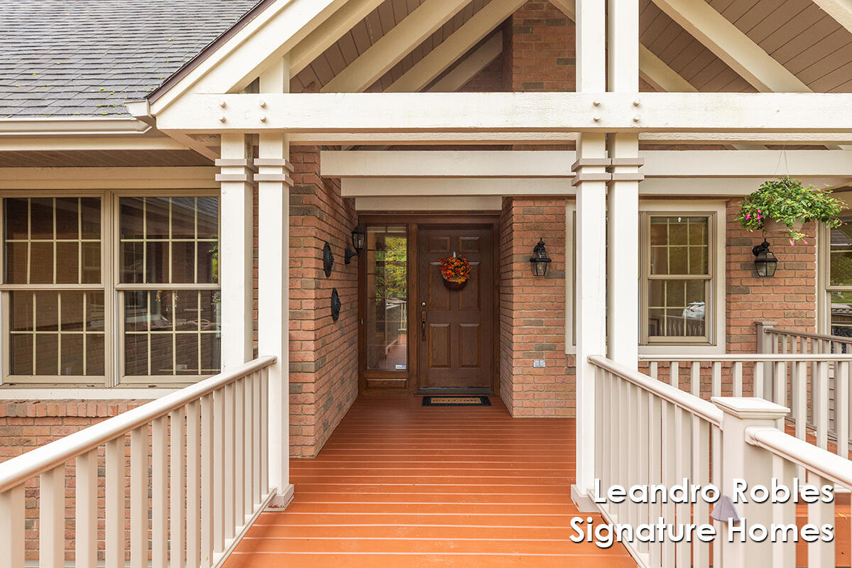 2875 Riverwoods Drive NE