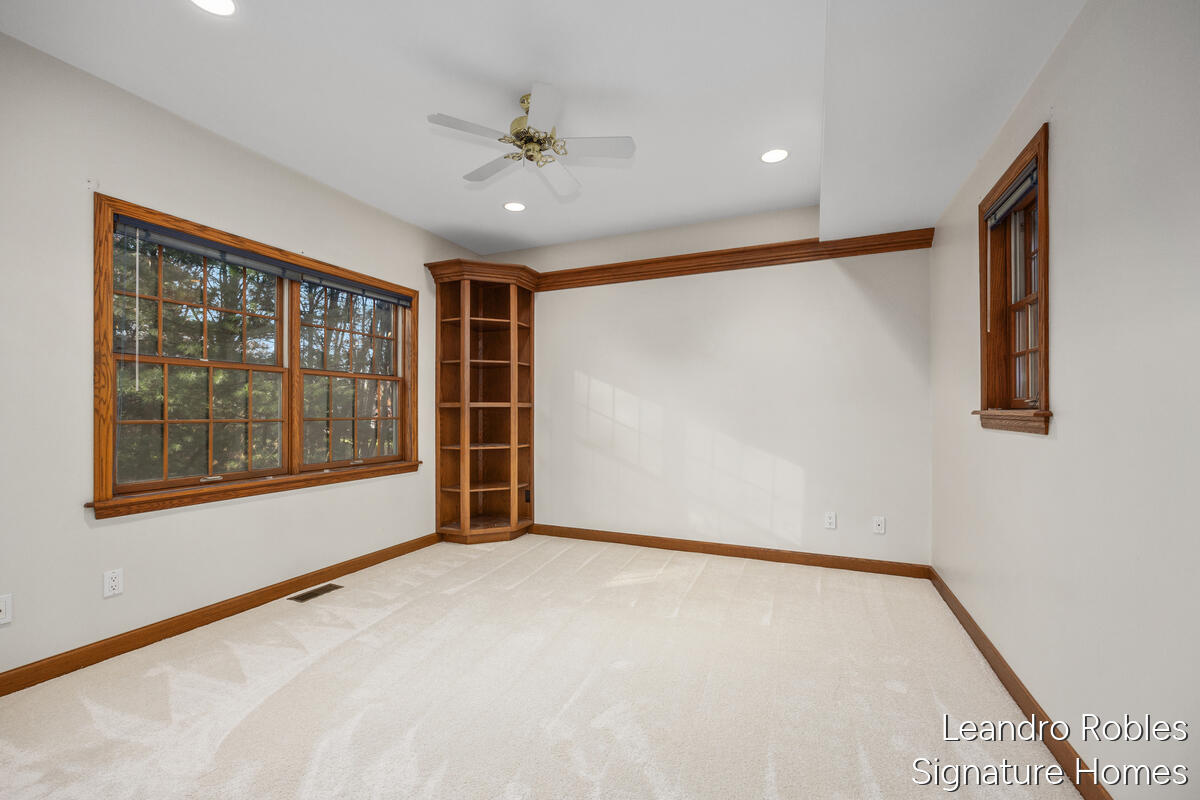 2875 Riverwoods Drive NE