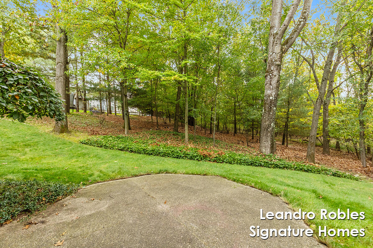 2875 Riverwoods Drive NE