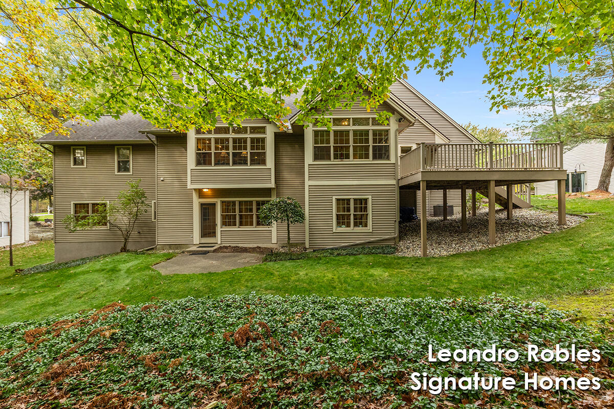 2875 Riverwoods Drive NE