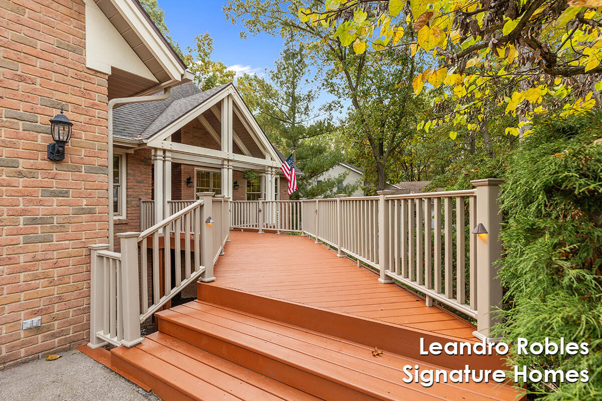 2875 Riverwoods Drive NE