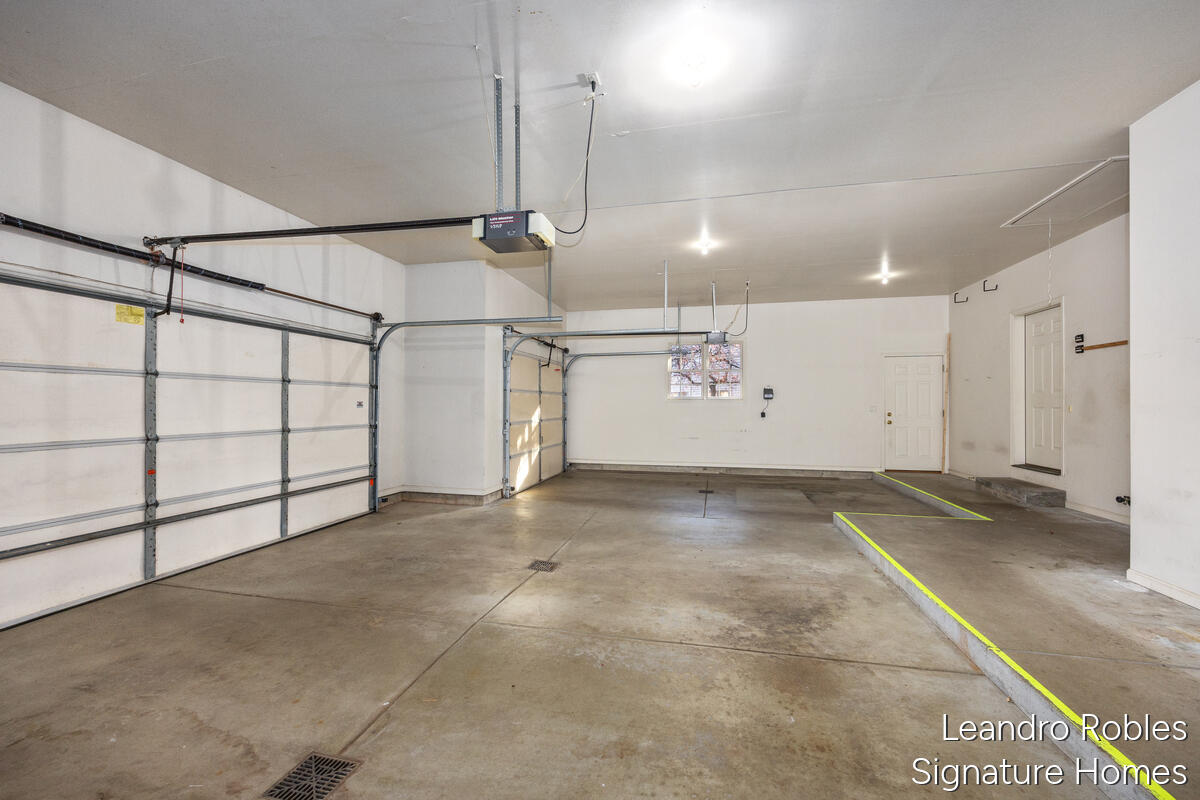 2875 Riverwoods Drive NE