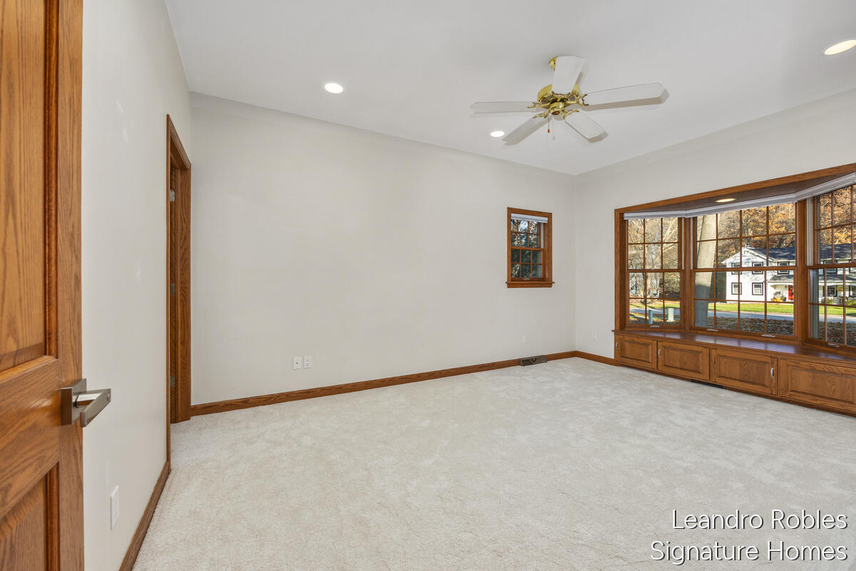 2875 Riverwoods Drive NE