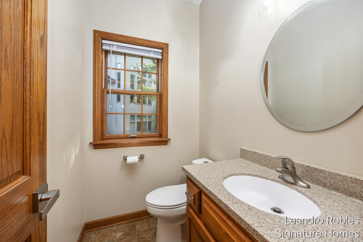 2875 Riverwoods Drive NE