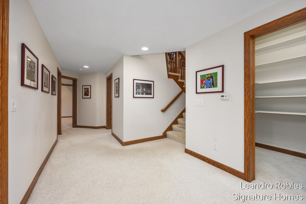 2875 Riverwoods Drive NE