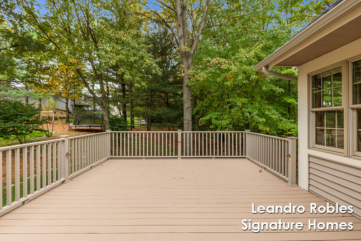 2875 Riverwoods Drive NE