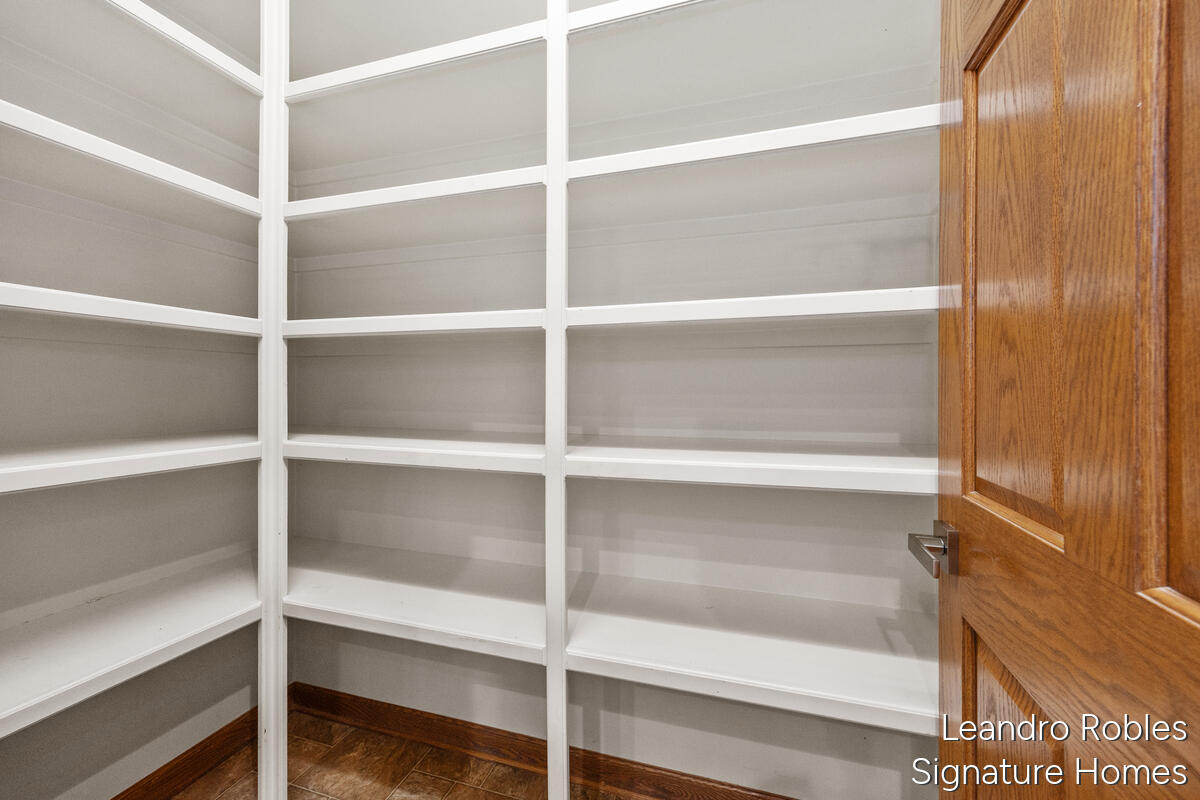 2875 Riverwoods Drive NE