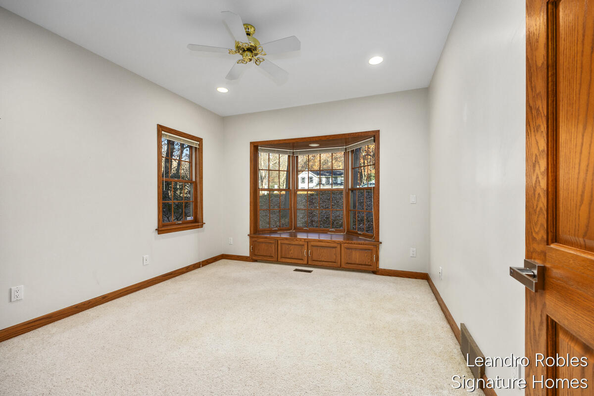 2875 Riverwoods Drive NE