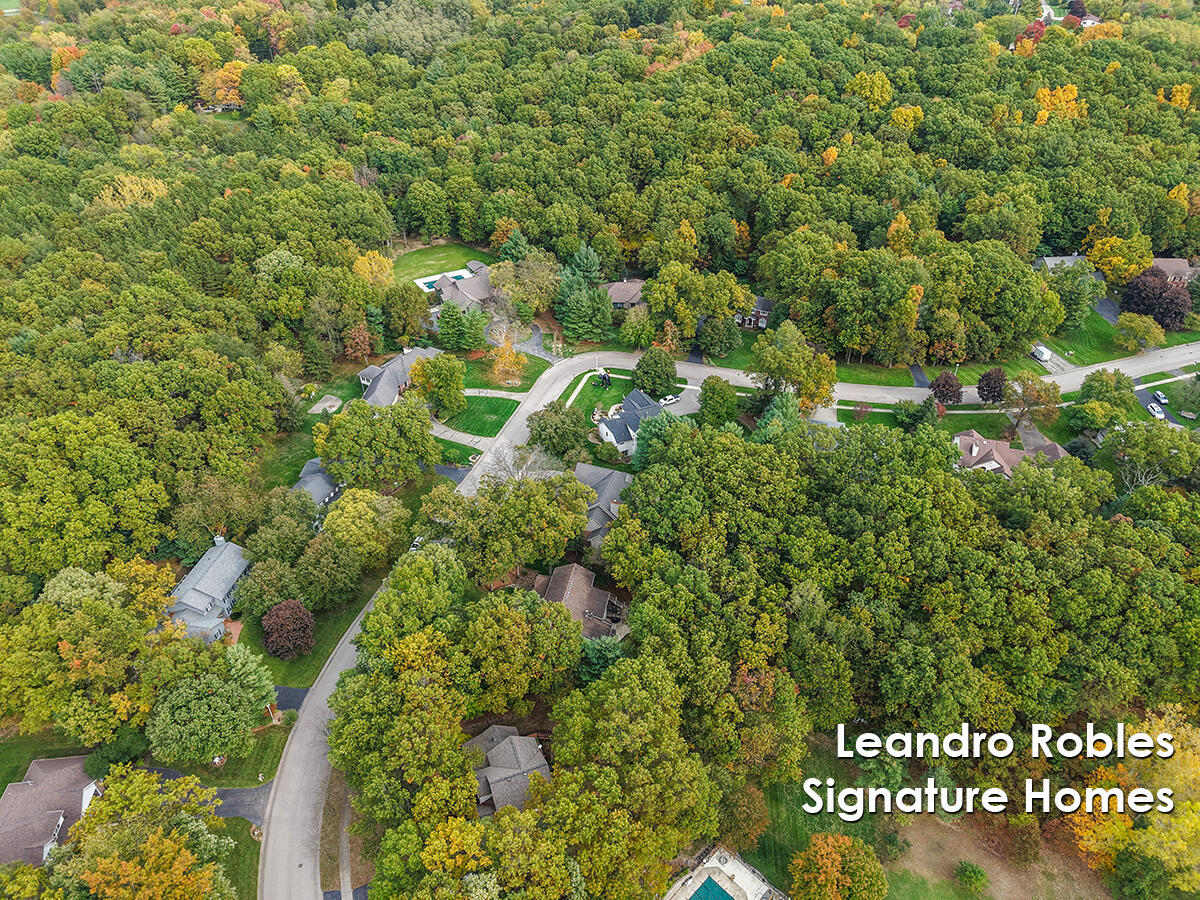 2875 Riverwoods Drive NE