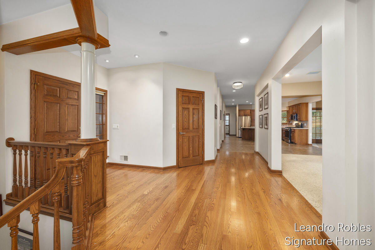 2875 Riverwoods Drive NE