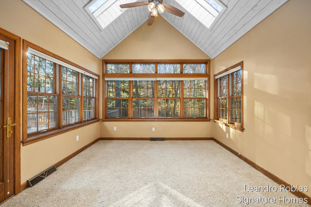 2875 Riverwoods Drive NE