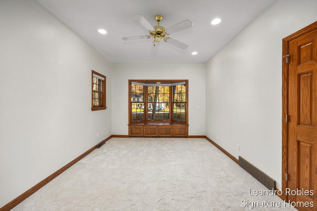 2875 Riverwoods Drive NE